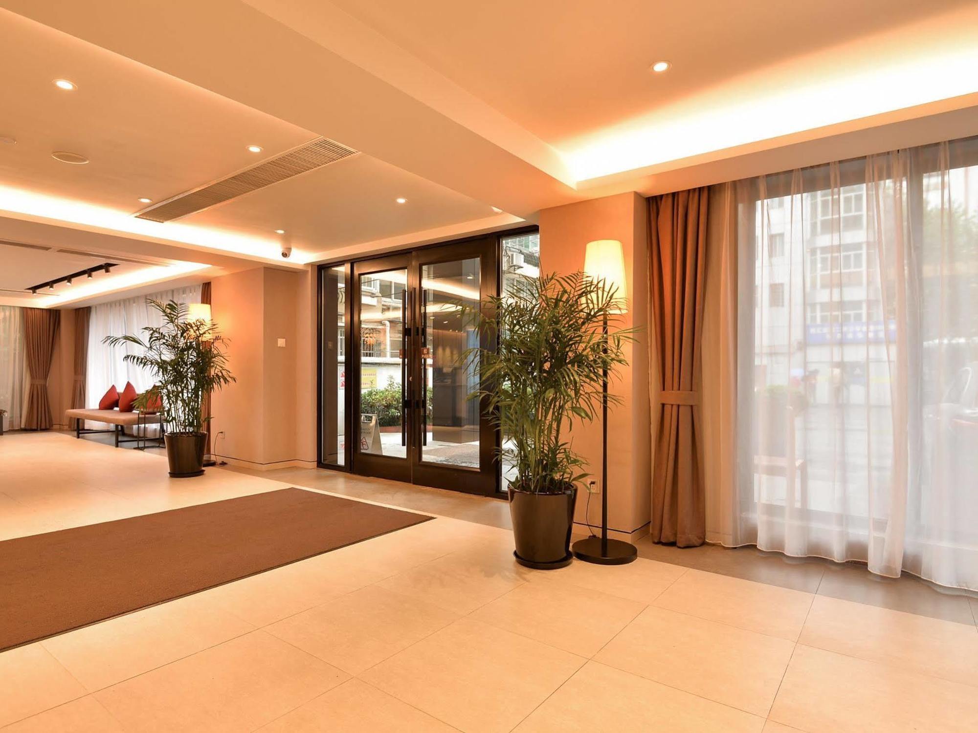 Home Inns Plus Shanghai Xujiahui Branch Eksteriør bilde