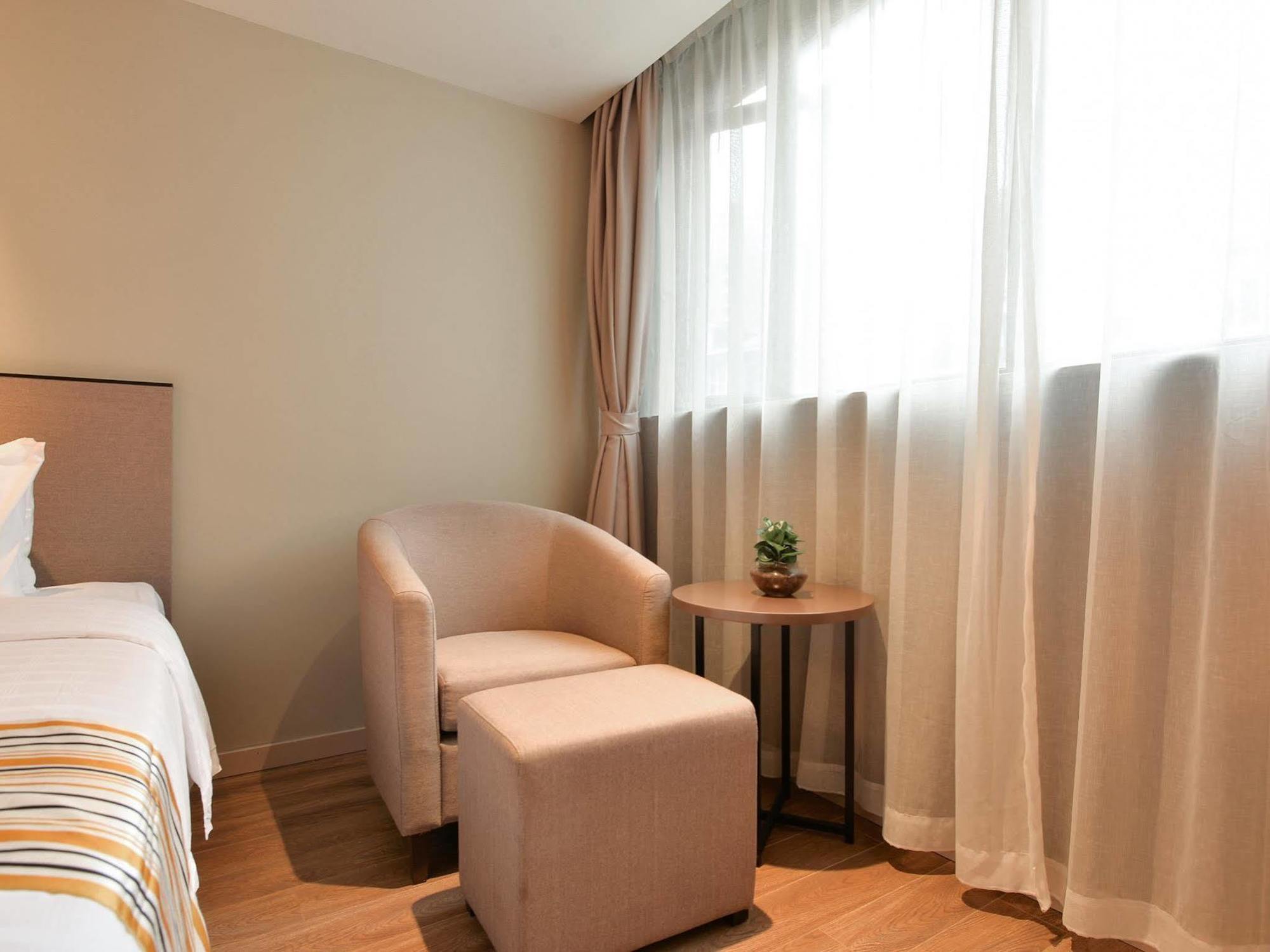 Home Inns Plus Shanghai Xujiahui Branch Eksteriør bilde