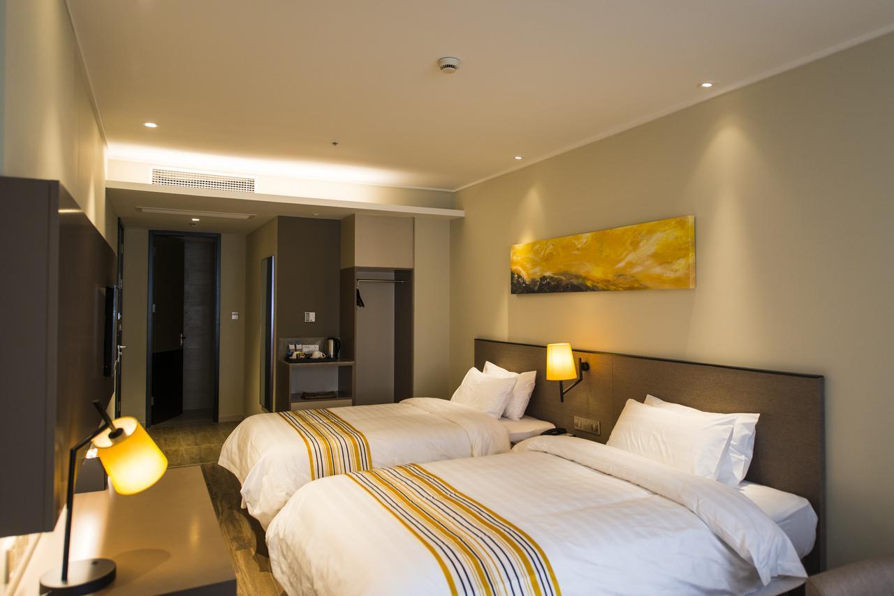 Home Inns Plus Shanghai Xujiahui Branch Eksteriør bilde