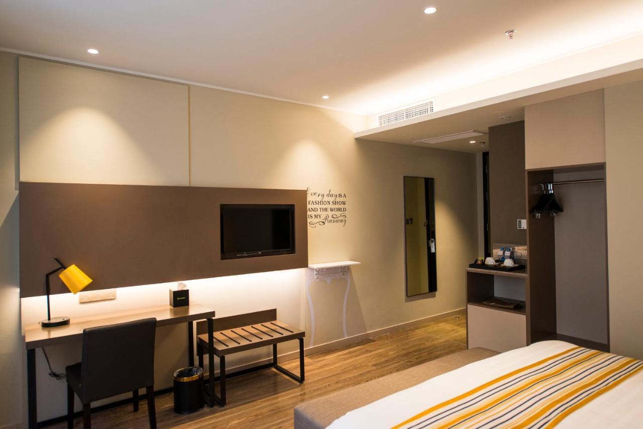 Home Inns Plus Shanghai Xujiahui Branch Eksteriør bilde