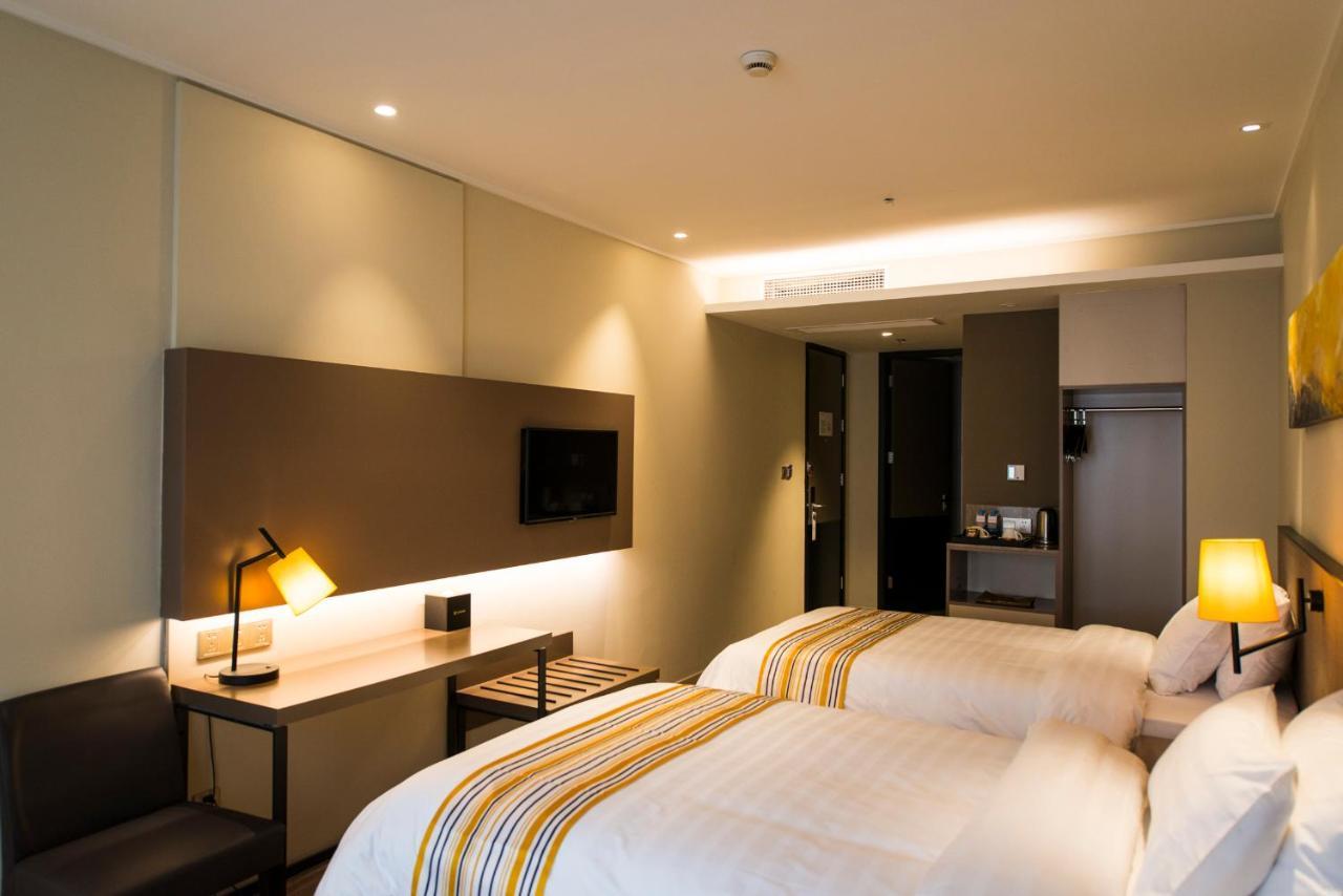Home Inns Plus Shanghai Xujiahui Branch Eksteriør bilde