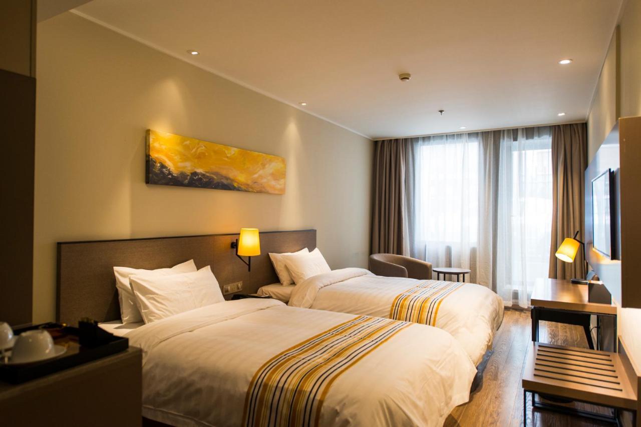 Home Inns Plus Shanghai Xujiahui Branch Eksteriør bilde
