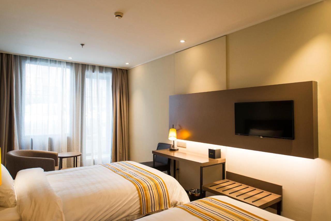 Home Inns Plus Shanghai Xujiahui Branch Eksteriør bilde