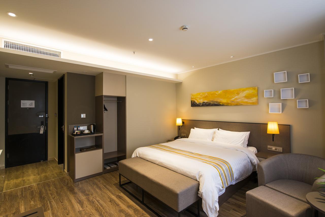 Home Inns Plus Shanghai Xujiahui Branch Eksteriør bilde