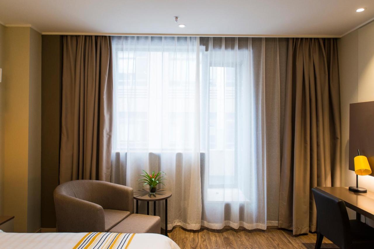 Home Inns Plus Shanghai Xujiahui Branch Eksteriør bilde