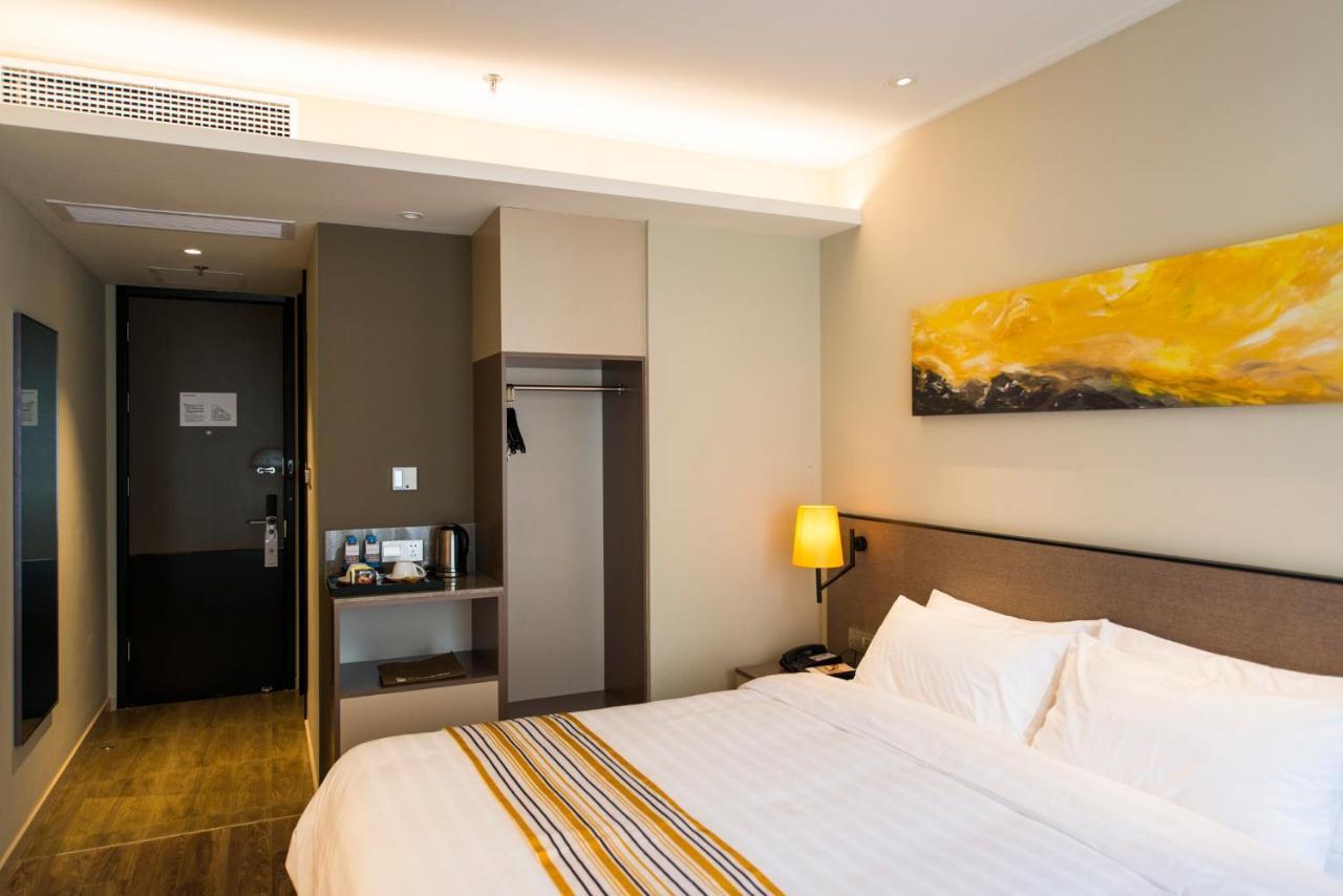 Home Inns Plus Shanghai Xujiahui Branch Eksteriør bilde