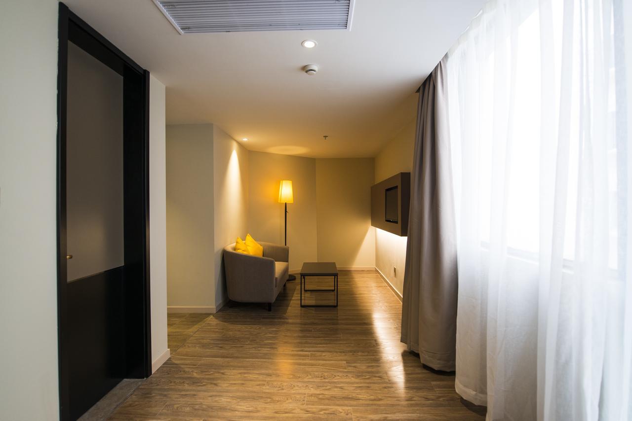 Home Inns Plus Shanghai Xujiahui Branch Eksteriør bilde