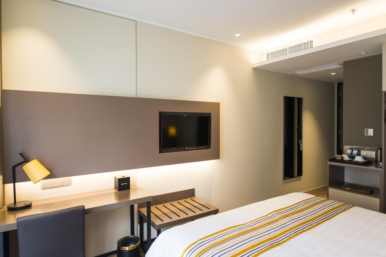 Home Inns Plus Shanghai Xujiahui Branch Eksteriør bilde