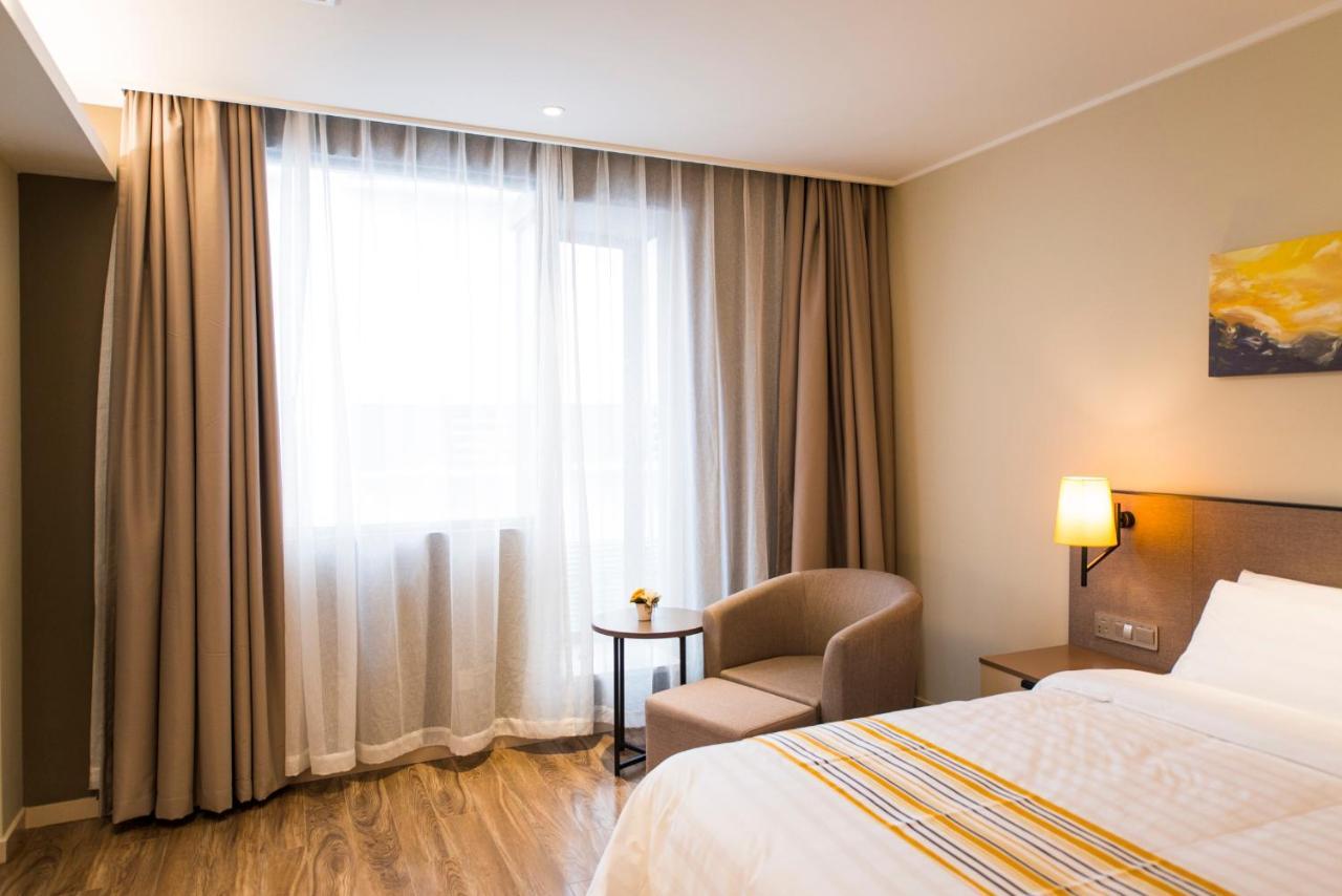 Home Inns Plus Shanghai Xujiahui Branch Eksteriør bilde